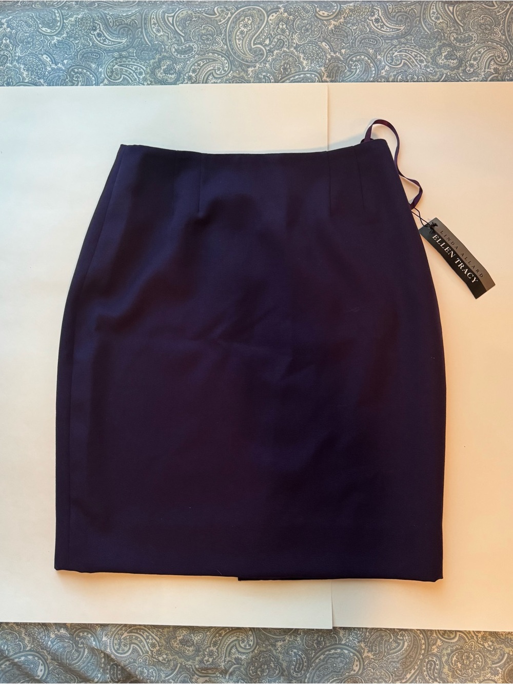 NWT Ellen Tracy 100% Wool Deep Purple Pencil Skirt - Size 8